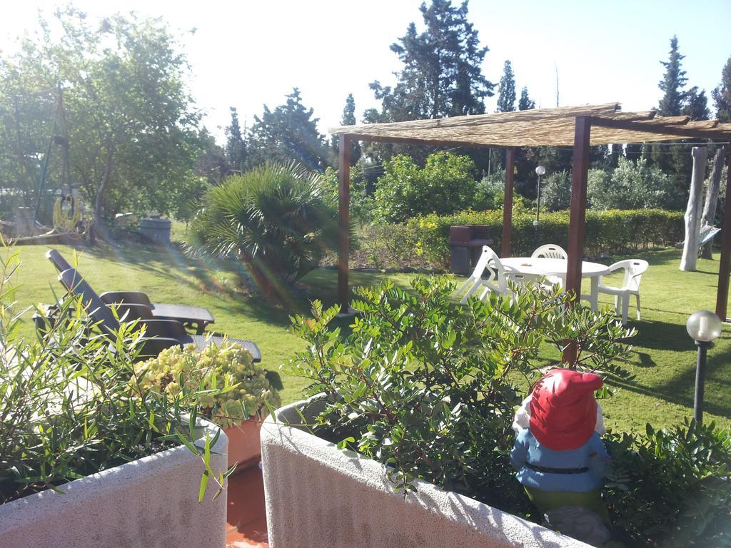 Al Sole Di Pula Bed & Breakfast Dış mekan fotoğraf