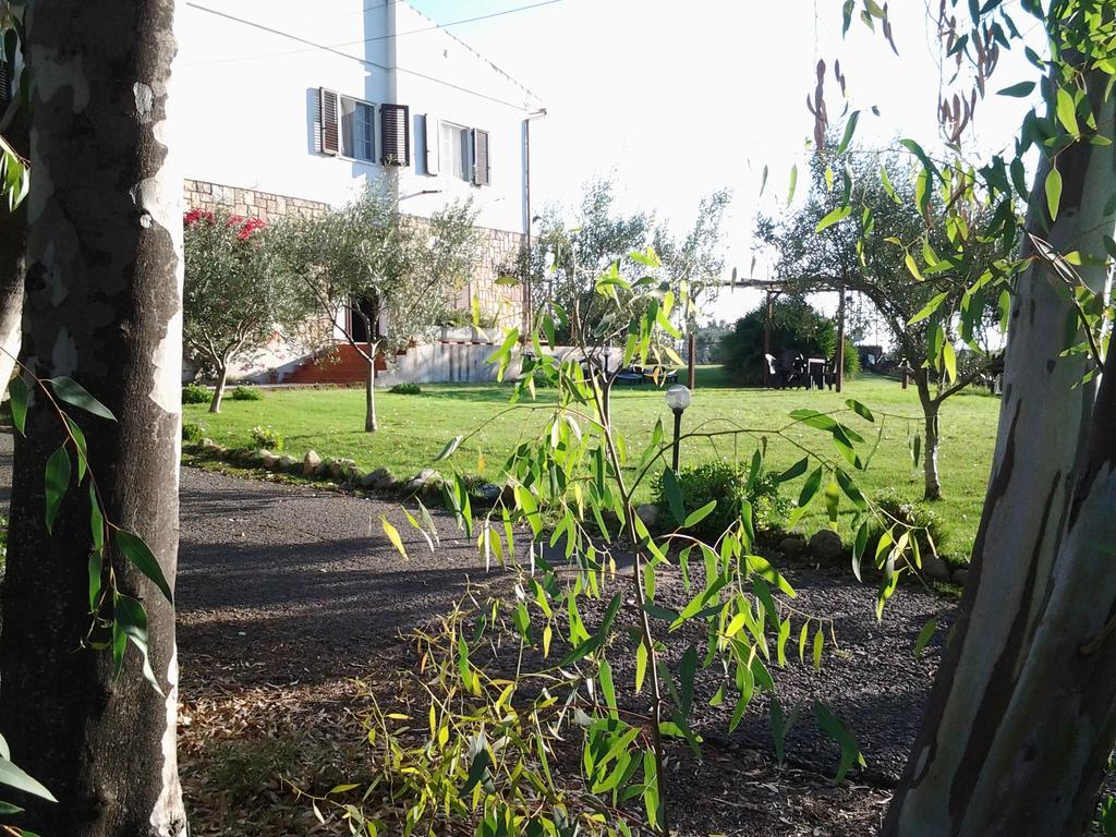 Al Sole Di Pula Bed & Breakfast Dış mekan fotoğraf