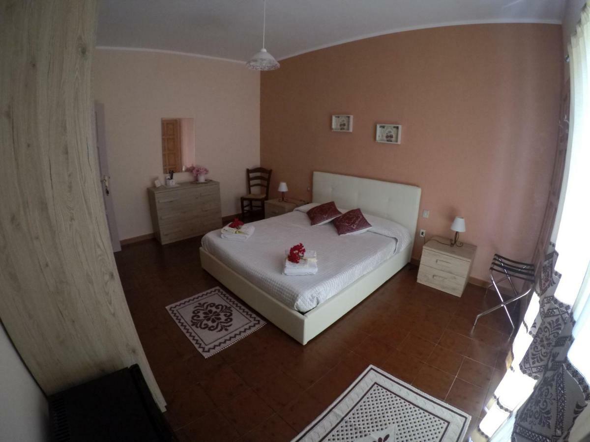 Al Sole Di Pula Bed & Breakfast Dış mekan fotoğraf
