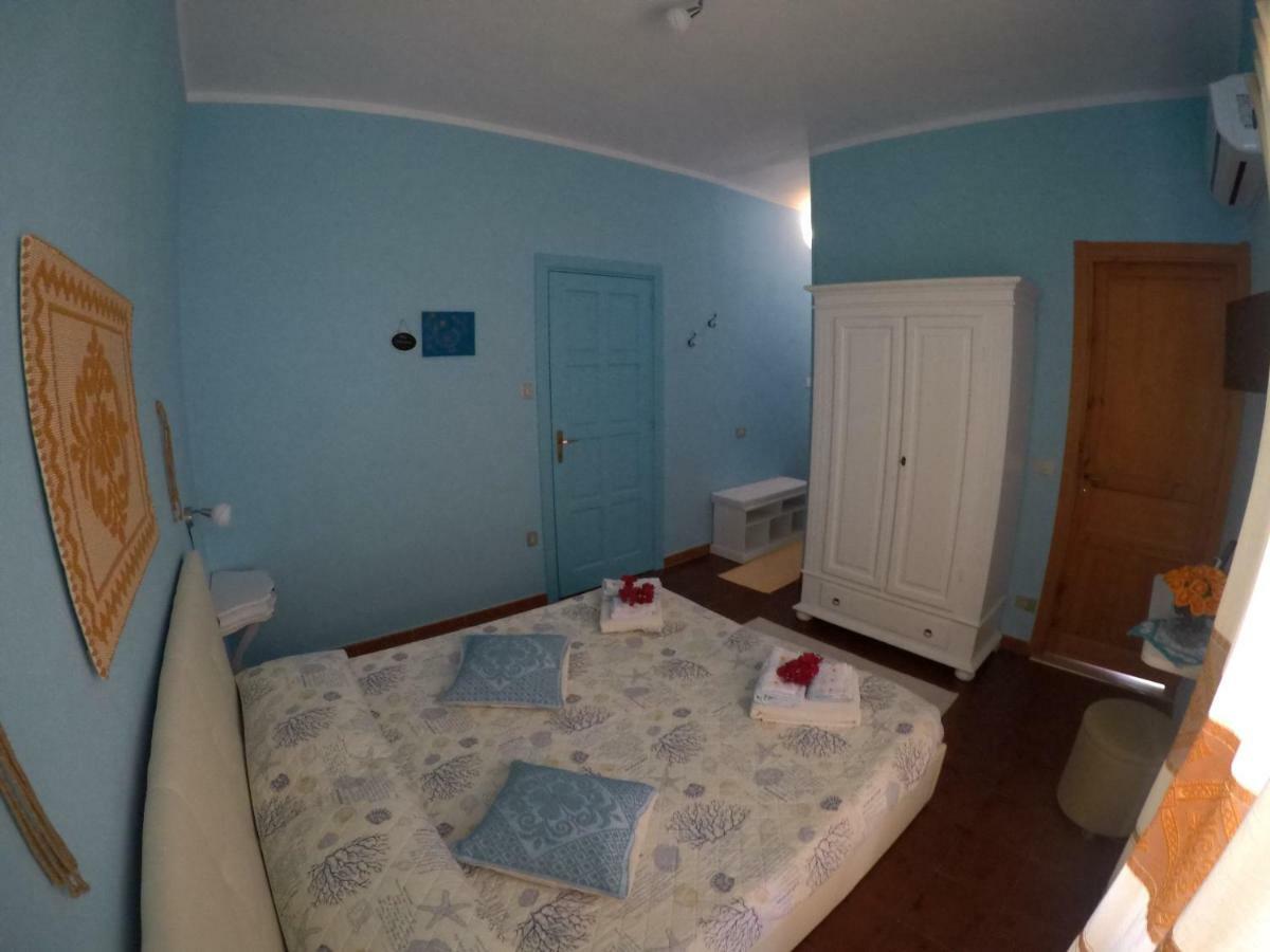 Al Sole Di Pula Bed & Breakfast Dış mekan fotoğraf